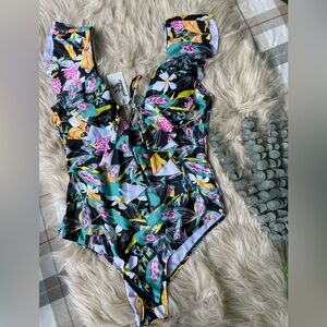 Swimsuit 🩱🛍️ Size Large 🏷️